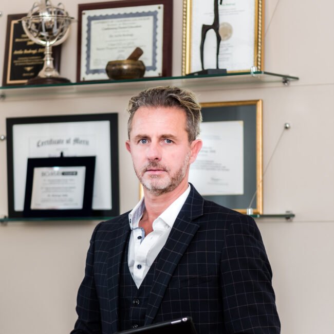 CÉLÜNK ETALONNAK LENNI A FOGÁSZATBAN